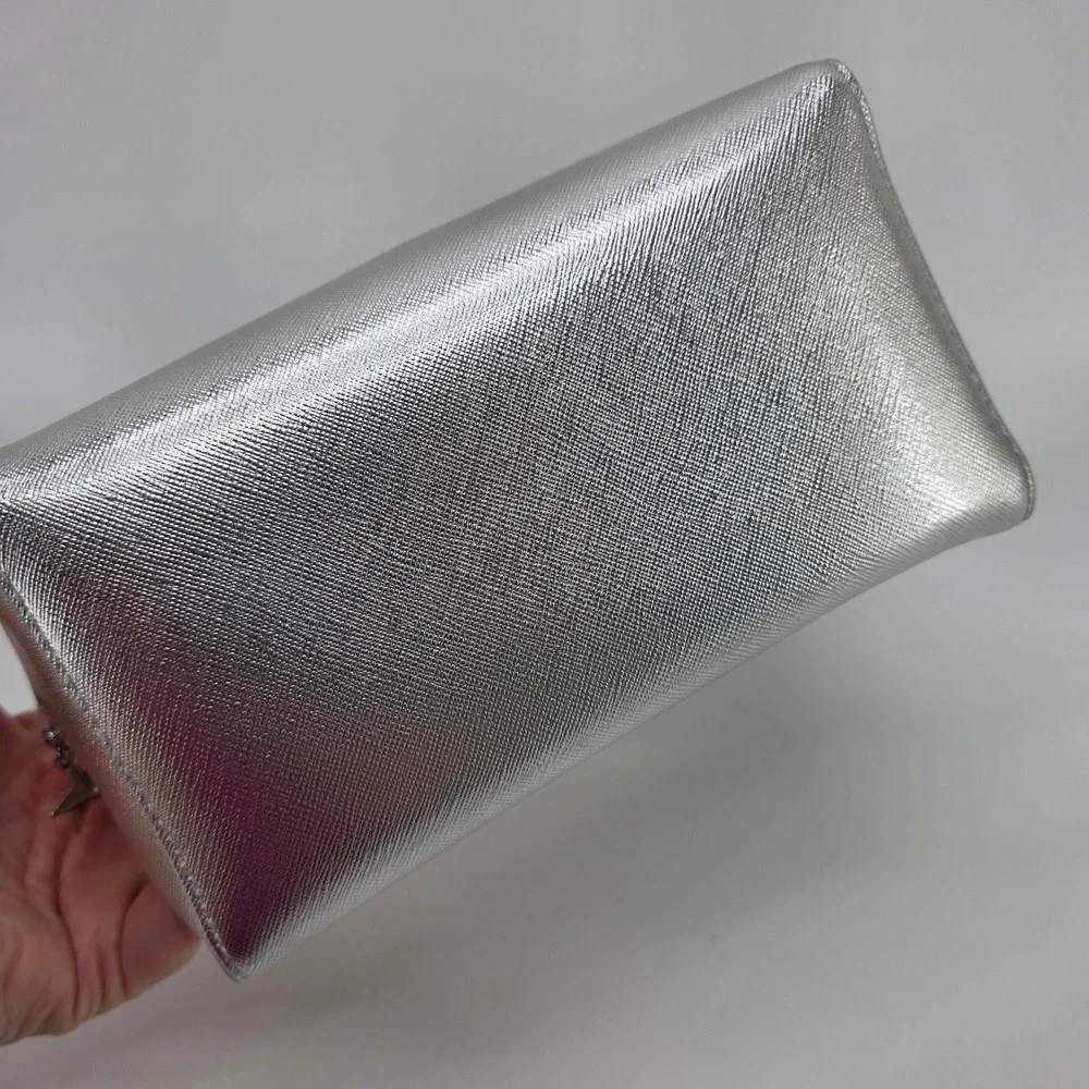 Givenchy Parfums Cosmetic Bag Silver Metallic Star Zipper Travel Makeup Cube‎